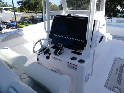 2026 Twin Vee 340 Center Console GFX - Photo 12
