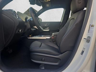 2026 Mercedes-Benz GLB 250 - Photo 2