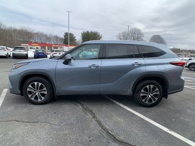 2022 Toyota Highlander XLE - Photo 8