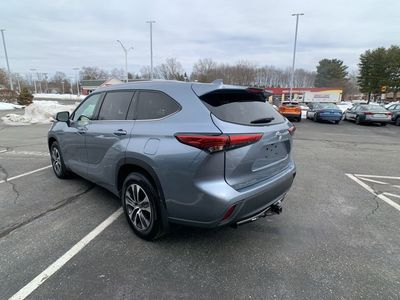 2022 Toyota Highlander XLE - Photo 7