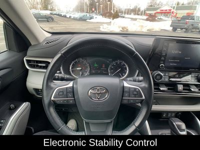 2022 Toyota Highlander XLE - Photo 15