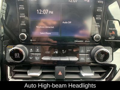 2022 Toyota Highlander XLE - Photo 19