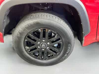 2025 Toyota Tundra — photo 11 view