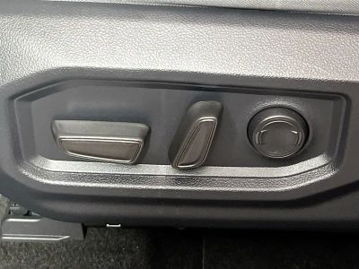 2025 Toyota Tundra — photo 13 view