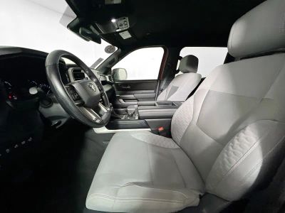 2025 Toyota Tundra — photo 12 view