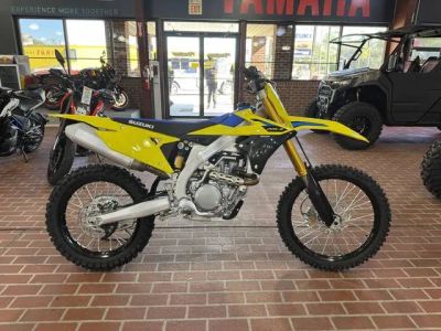 2026 Suzuki RM-Z450 — front three-quarter view