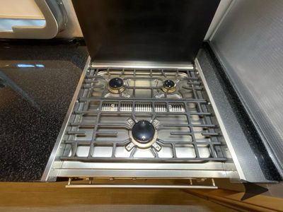 2019 Airstream Classic - Photo 19