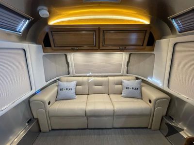 2019 Airstream Classic - Photo 12