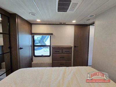 2026 Cougar 320RDS — photo 27 view