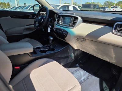 2020 Kia Sorento — photo 9 view