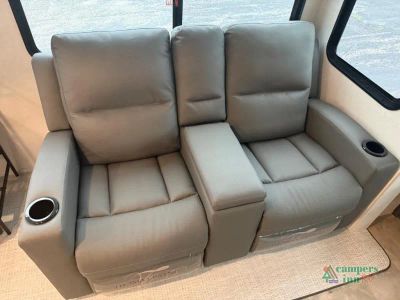 2027 Coachmen RV Chaparral — photo 11 view