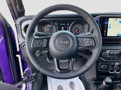 2026 Jeep Gladiator — photo 11 view