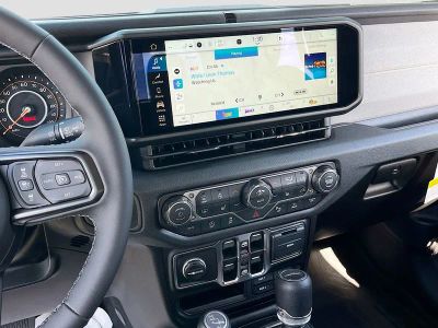 2026 Jeep Gladiator — photo 14 view