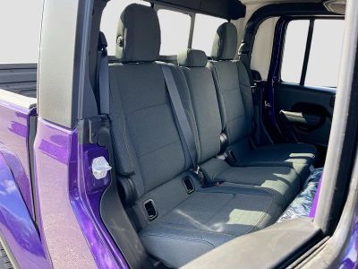 2026 Jeep Gladiator — photo 25 view
