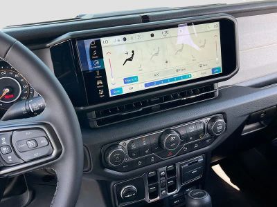 2026 Jeep Gladiator — photo 15 view