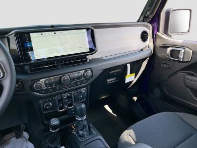 2026 Jeep Gladiator — photo 22 view