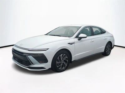2026 Hyundai SONATA HYBRID — photo 9 view