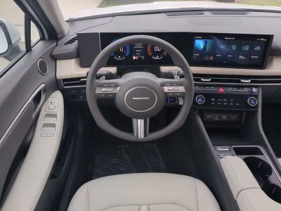 2026 Hyundai SONATA HYBRID — photo 17 view