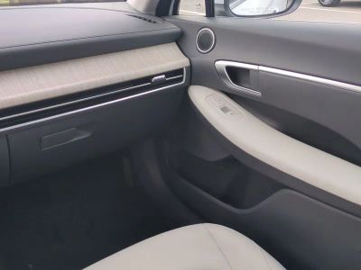 2026 Hyundai SONATA HYBRID — photo 18 view