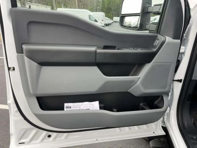 2026 Ford F-550SD - Photo 11