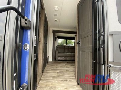 2024 Venture RV Stratus - Photo 21