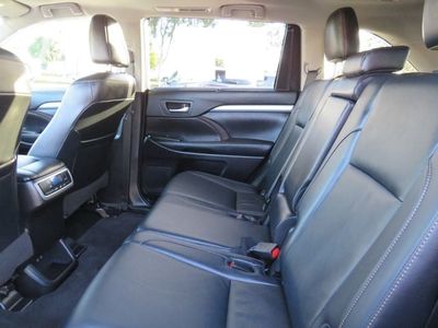 2019 Toyota HIGHLANDER - Photo 18