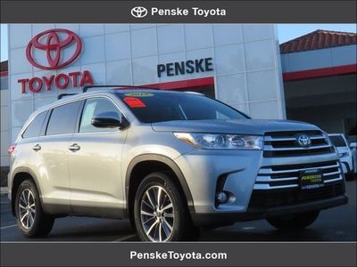 2019 Toyota HIGHLANDER - Photo 1