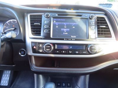 2019 Toyota HIGHLANDER - Photo 27