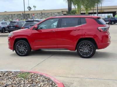 2023 Jeep Compass — side profile view