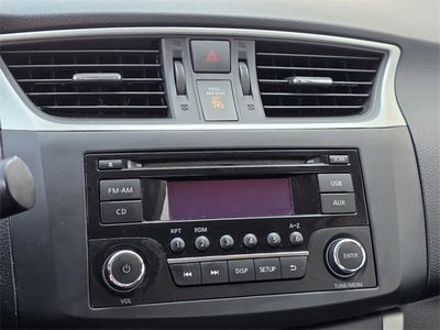 2015 Nissan Sentra — photo 14 view