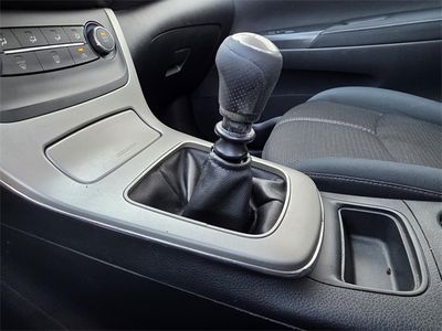 2015 Nissan Sentra — photo 18 view