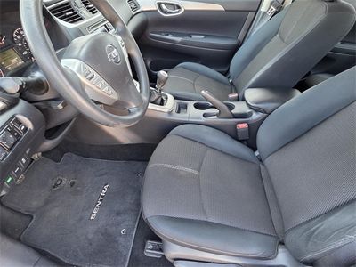 2015 Nissan Sentra — photo 9 view
