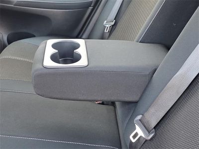 2015 Nissan Sentra — photo 12 view
