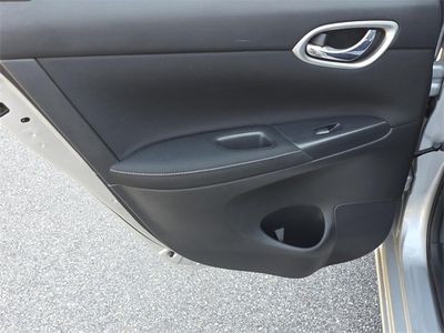2015 Nissan Sentra — photo 26 view