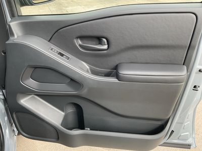 2026 Nissan Frontier - Photo 21