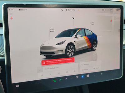 2023 Tesla Model Y - Photo 32