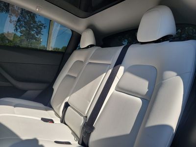 2023 Tesla Model Y - Photo 12