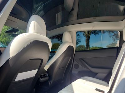 2023 Tesla Model Y - Photo 14