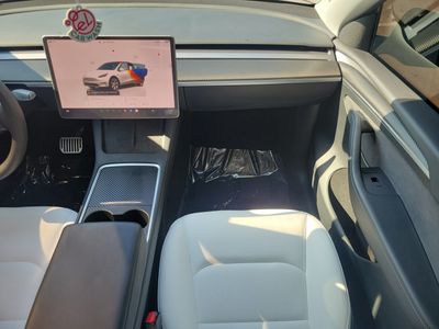 2023 Tesla Model Y - Photo 17