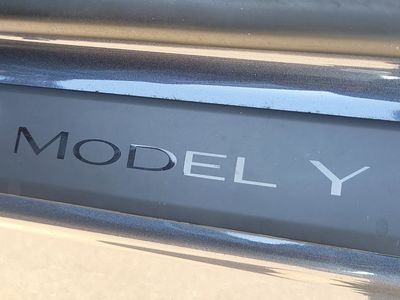 2023 Tesla Model Y - Photo 23