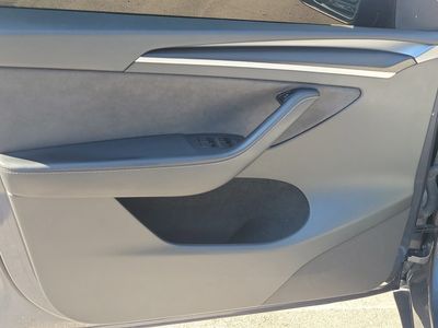 2023 Tesla Model Y - Photo 18