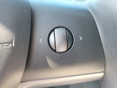 2023 Tesla Model Y - Photo 29