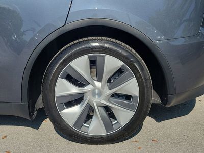 2023 Tesla Model Y - Photo 9