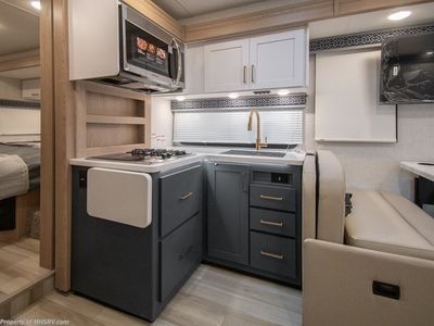 2026 Thor Motor Coach Quantum - Photo 15