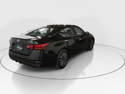 2024 Nissan Altima — photo 7 view
