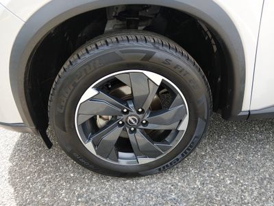 2024 Nissan Rogue — photo 10 view