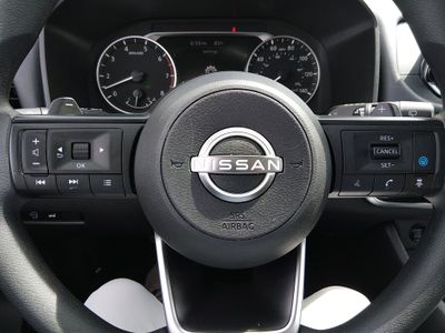 2024 Nissan Rogue — photo 12 view