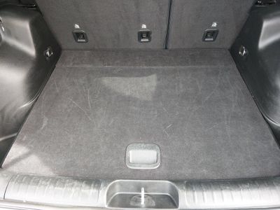 2023 Jeep Cherokee — photo 11 view