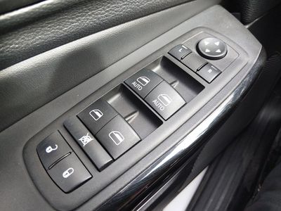 2023 Jeep Cherokee — photo 21 view