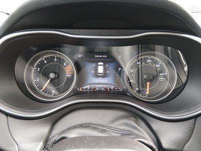 2023 Jeep Cherokee — photo 14 view
